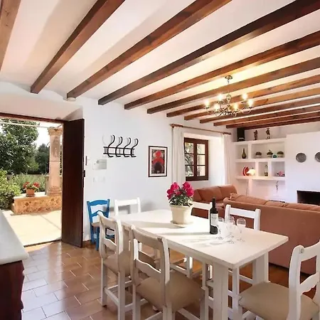 Lovely Mallorquin In By Renthousing